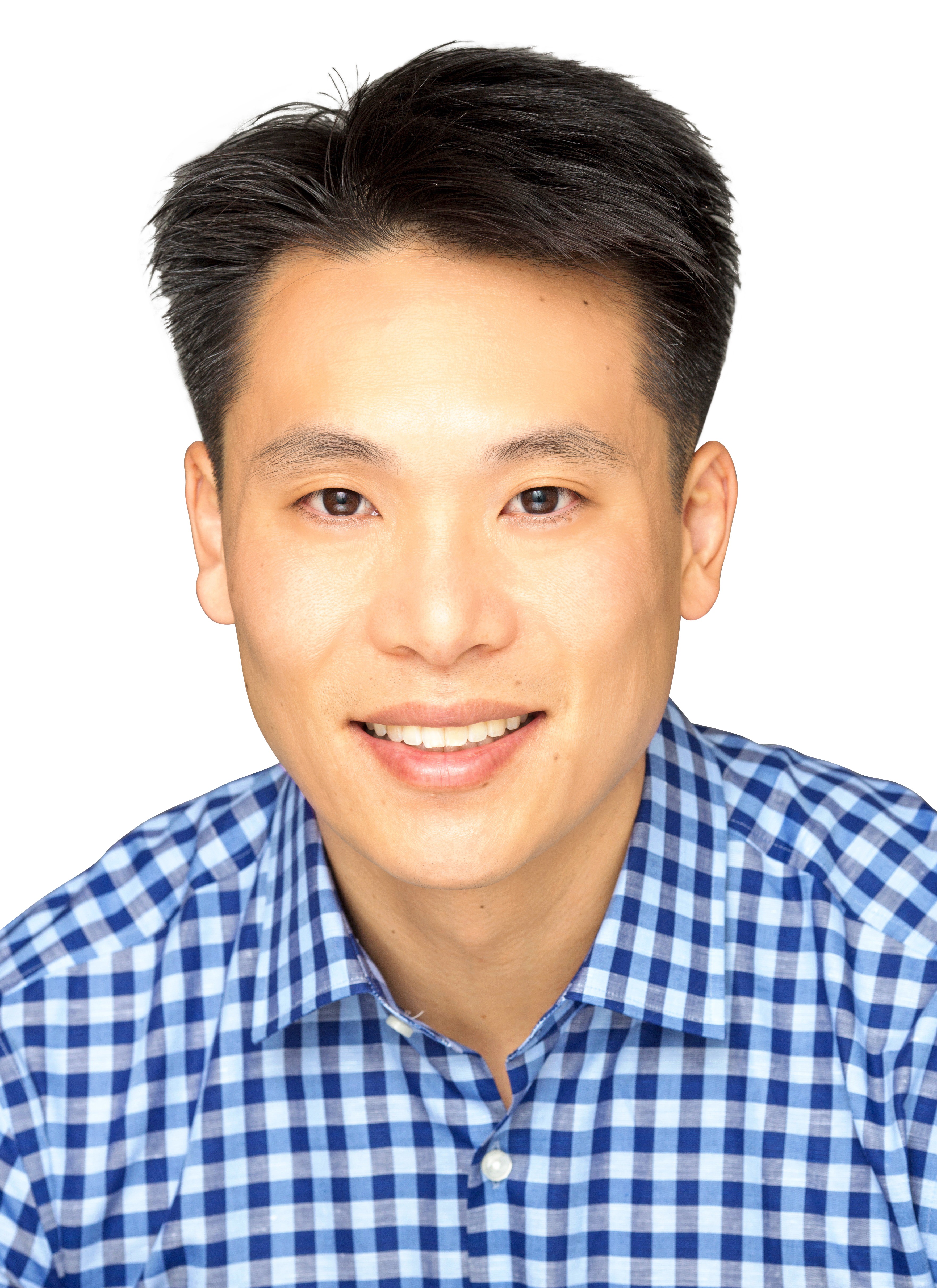 Dr. Jonathan Su is a physical therapist and author of 6-Minute Fitness at 60+